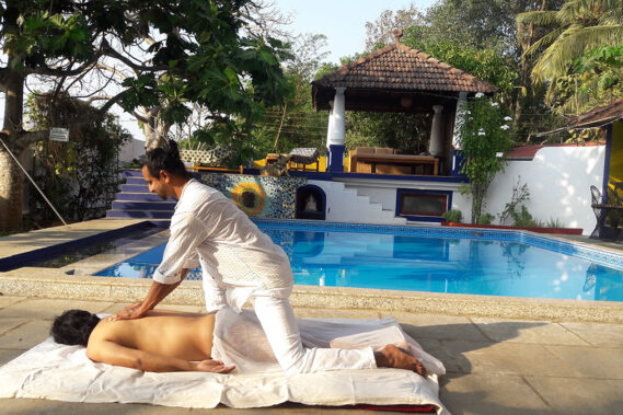 Ayur Yoga Massage Training 